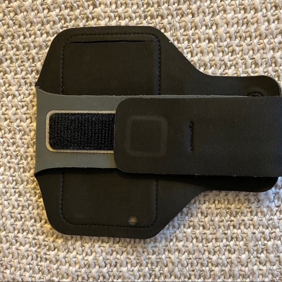 Belkin Black Arm Running Strap Case w/ Key Pocket - Picture 3 of 6